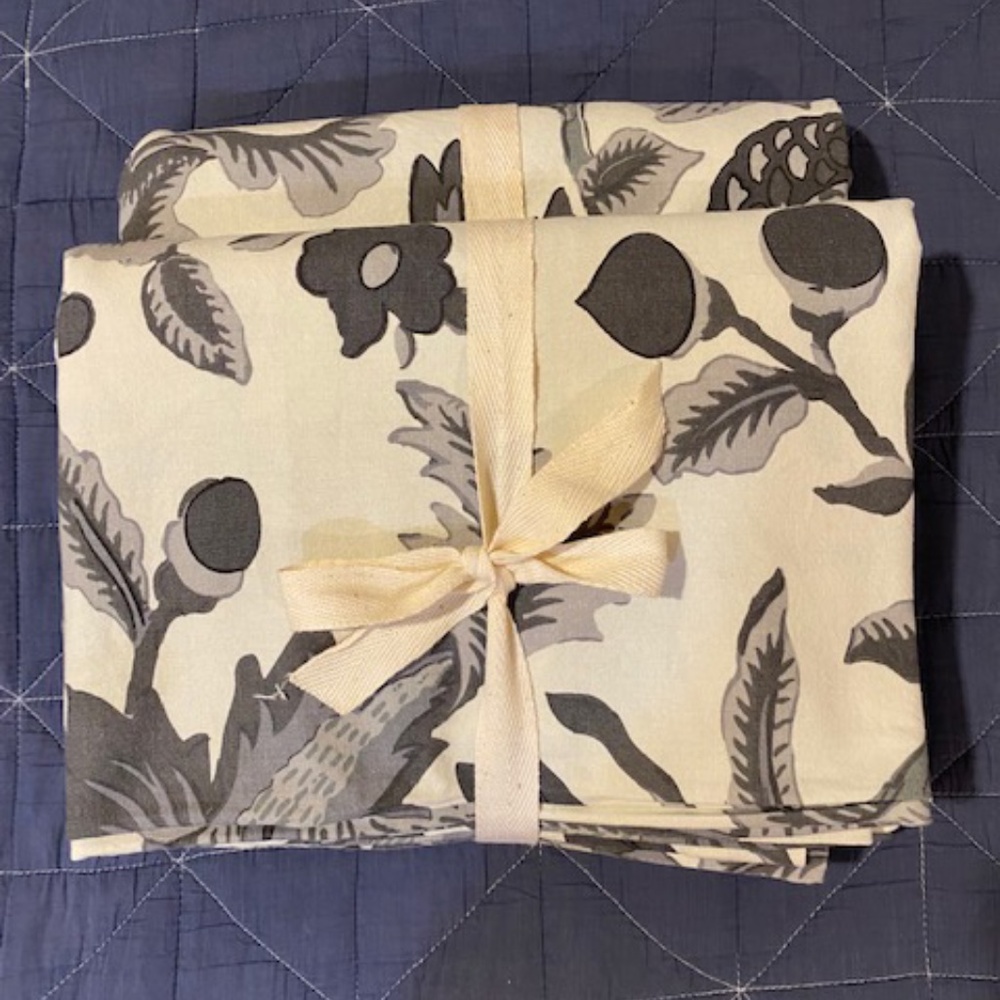 William Sonoma Cotton Toile Print Tablecloth